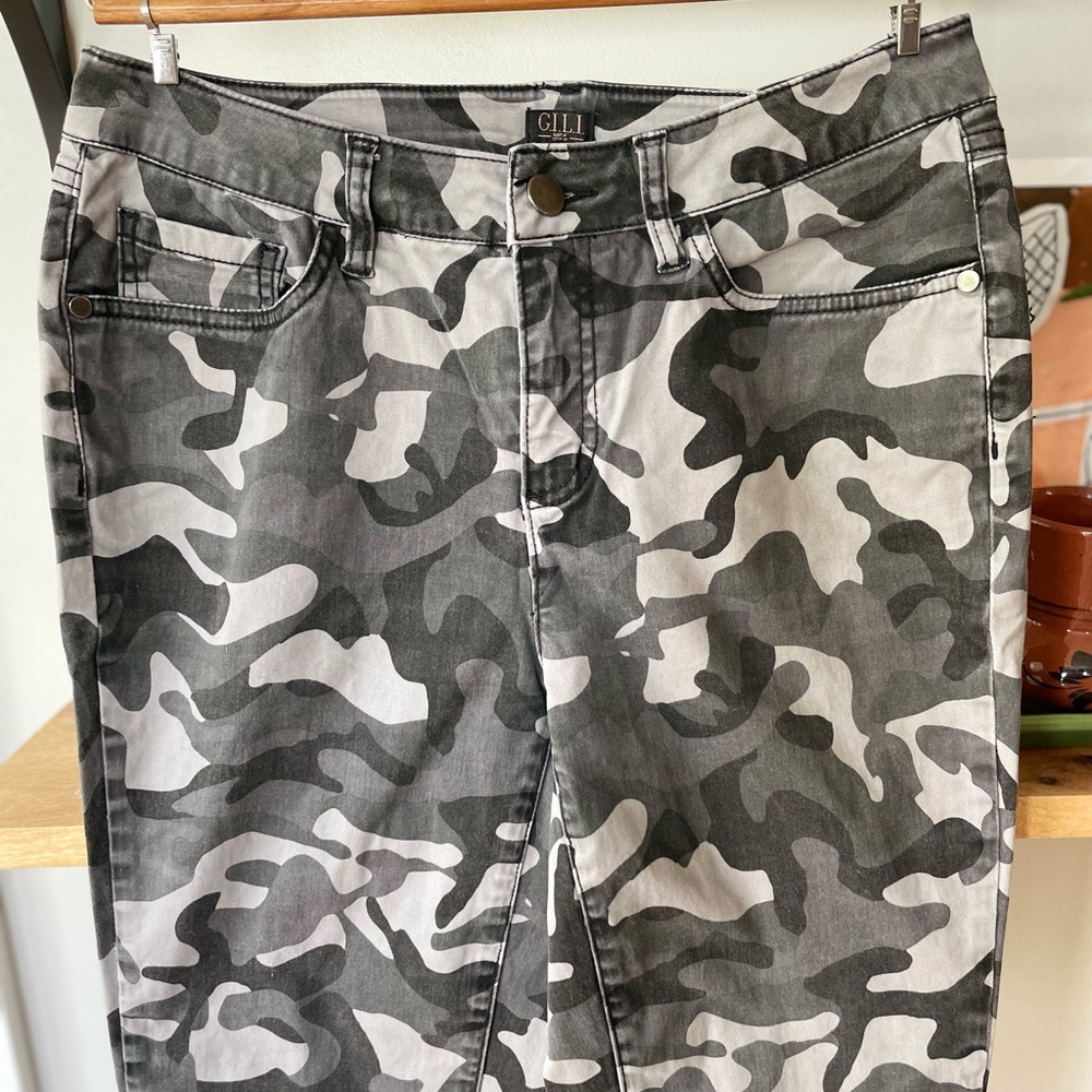 G.I.L.I. Gray Camouflage Stretch Twill Pants Size 6 - Picture 8 of 9